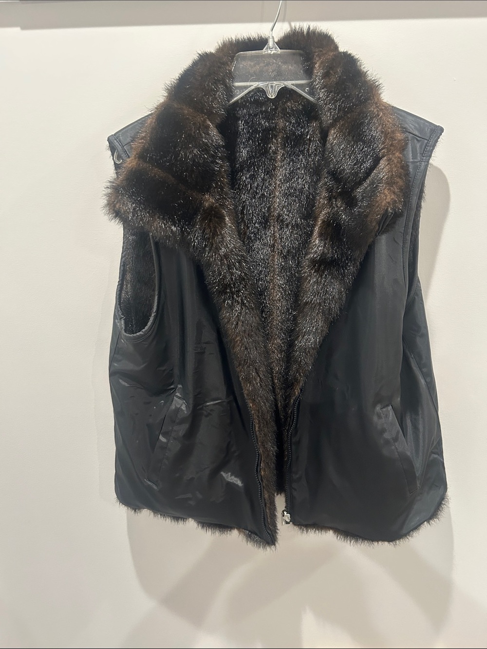 giacca Reversible Black Vest with Dark Brown Faux Fur Trim
